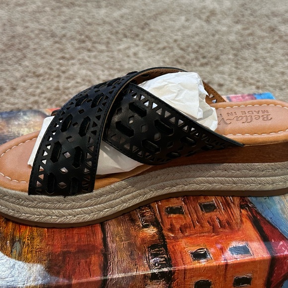 Bella Vita Women's Made in Italy Exa-Italy Wedge Sandal, Black Leather, US 6 - Picture 4 of 7